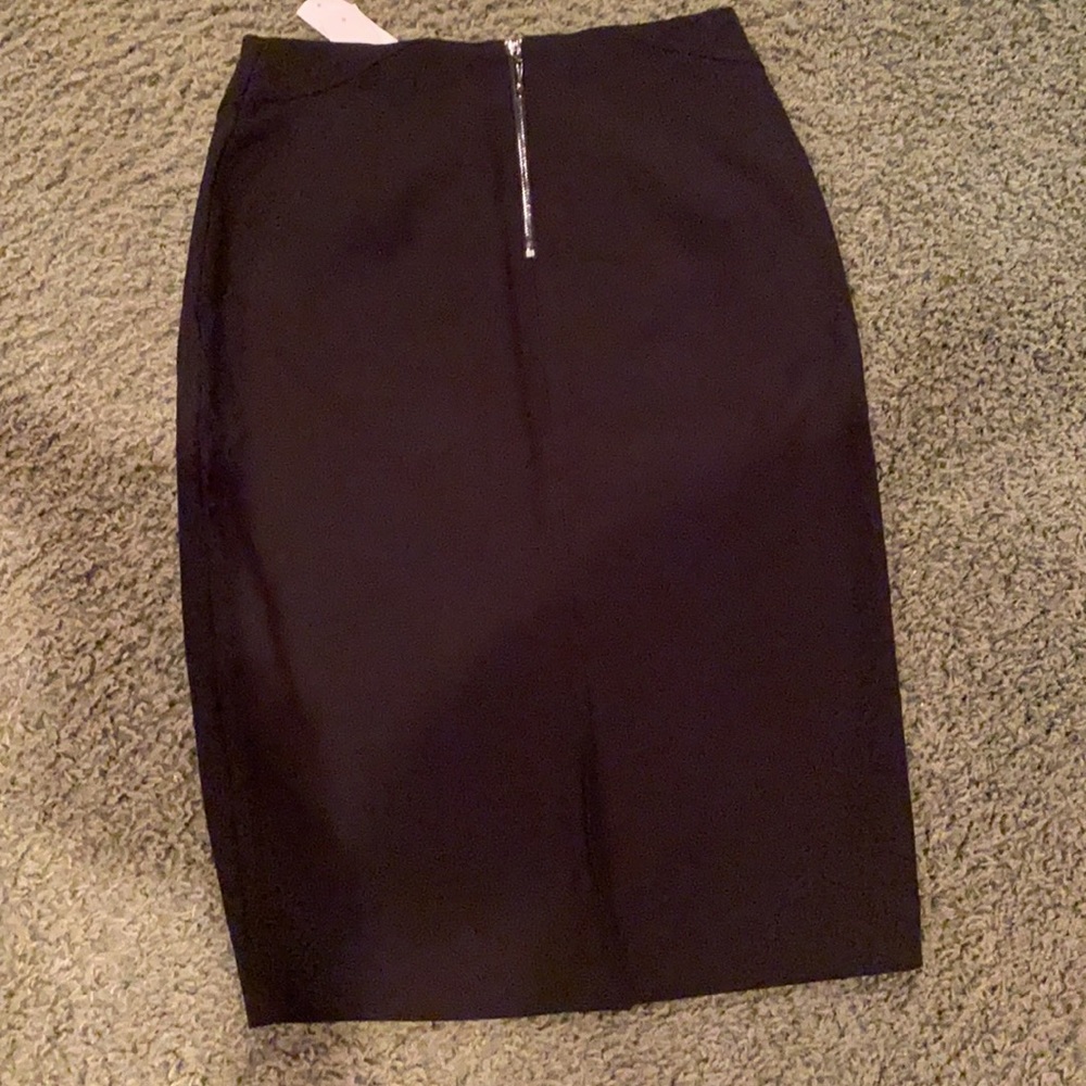 White House skirt! So soft, never worn - Picture 3 of 4